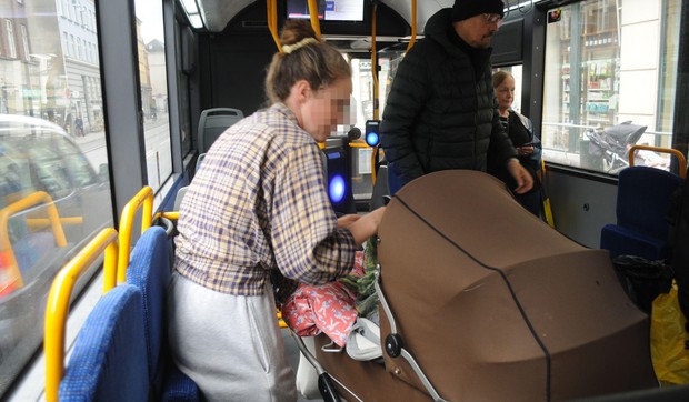 Majka i dete - ilustracija