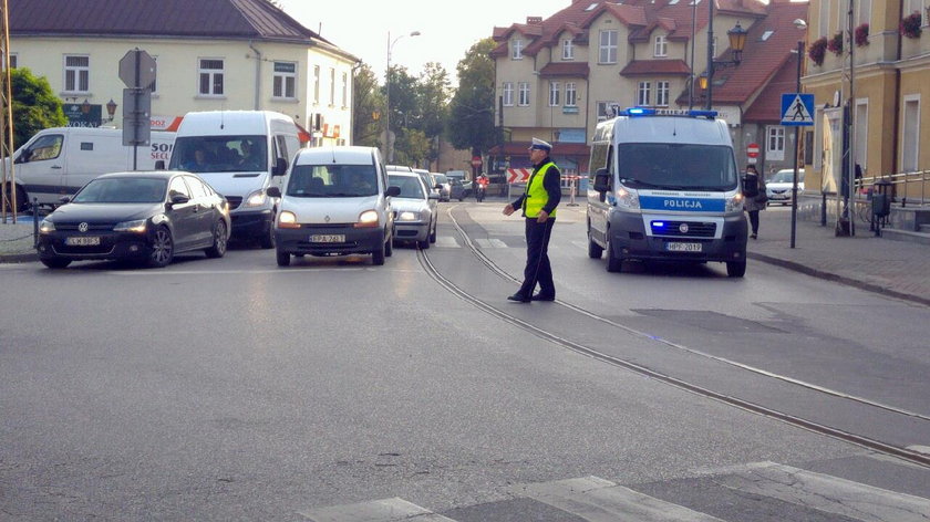 Pęknięcie murów kościoła w Zgierzu  przy placu Jana Pawła II