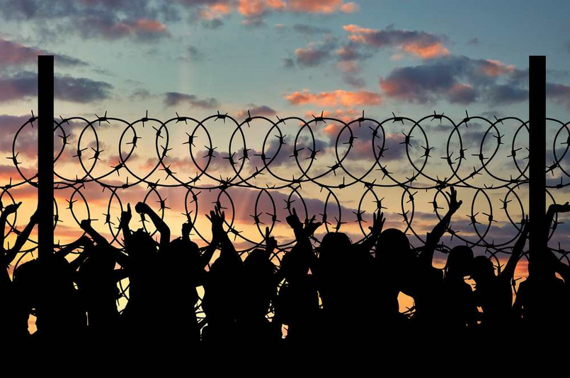 Czarnecki: Można rozważyć przyjmowanie uchodźców na leczenie lub rehabilitację