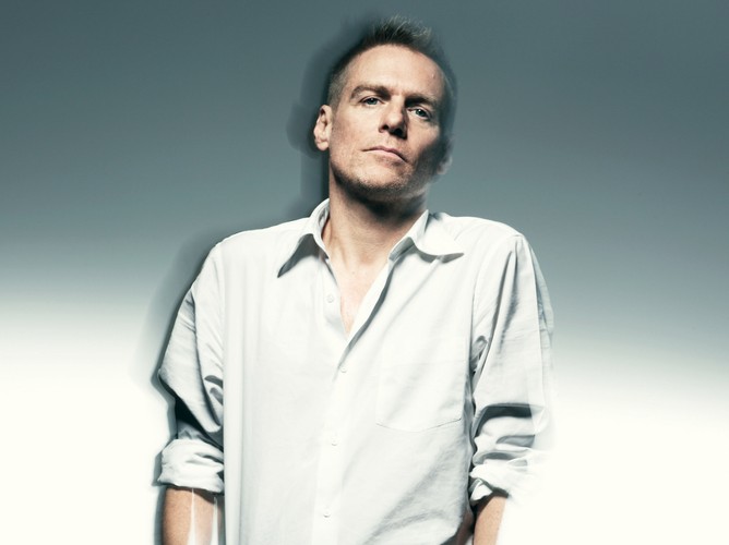 17. '(Everything I Do) I Do It For You' – Bryan Adams (sprzedaż: 1,72 mln egzemplarzy)