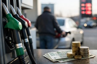 Rząd sięgnie po nowy podatek? Eksperci wskazują sposób na drożejące paliwo