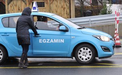 Niemka zdawała w Polsce egzamin na prawo jazdy i... porwała "elkę"