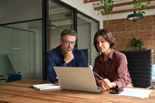 Jawności wynagrodzeń w ogłoszeniach nie będzie. Ale będą feminatywy