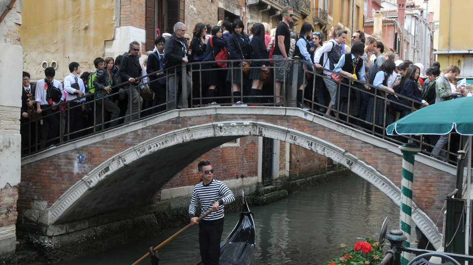 Tłum turystów w Wenecji