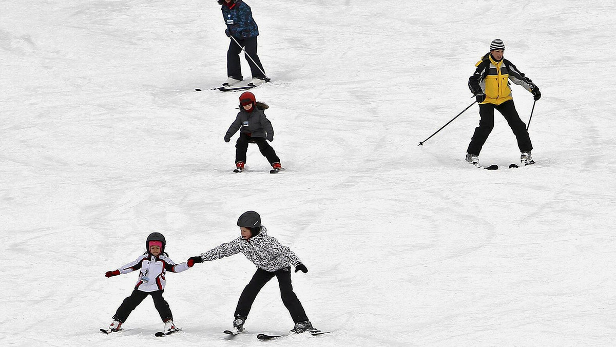 Na Podkarpaciu, głównie w Bieszczadach i Beskidzie Niskim, są dobre warunki dla narciarzy. W czwartek rano na trasach zjazdowych leżało średnio od 30 do 50 cm śniegu.