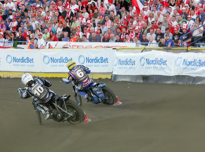 Dla wszystkich fanów żużla mamy dwa podwójne zaproszenia na rozpoczęcie sezonu Speedway Grand Prix w Pradze. Wystarczy napisać dlaczego to właśnie Ty zasługujesz na tę nagrodę