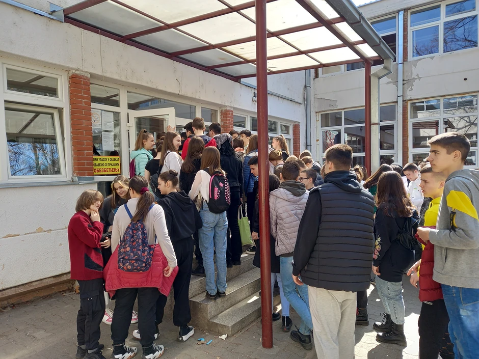 Đaci OŠ "Petefi Šandor" iz  Novog Sada