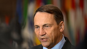 Sikorski w Brukseli. Mocne słowa o "flocie złomu" Putina