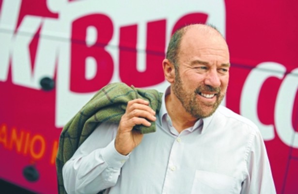 Sir Brian Souter ma też linie kolejowe i lotnicze