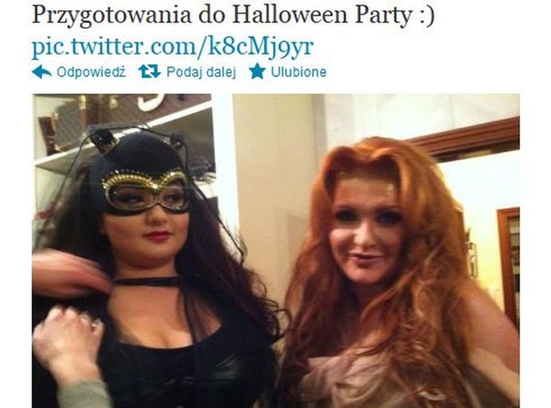 Swoimi strojami z Halloweenowej imprezy Marta i Wiktoria pochwaliły się na swoich profilach w społecznościowym portalu Twitter.