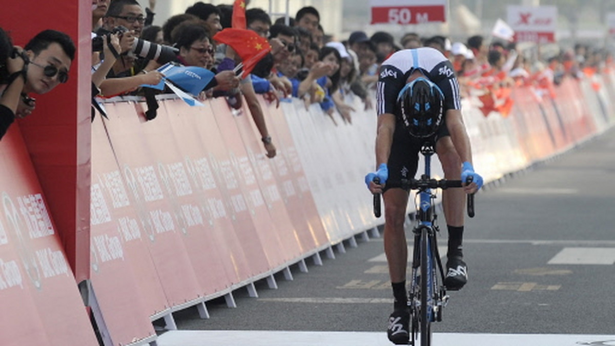 Christopher Froome (Sky) wygrał siódmy etap Tour de France z Tomblaine do La Planche des Belles Filles o łącznej długości 199 km. Na mecie okazał się minimalnie lepszy od bardziej znanych Bradleya Wigginsa (Sky) i Cadela Evansa (BMC). Nowym liderem wyścigu został Wiggins.