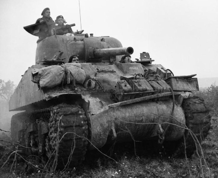 Czołg M4 Sherman podczas II wojny światowej we Włoszech w 1943 r.