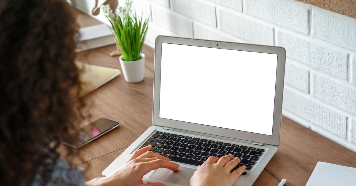 Szkoły przechodzą na nauczanie zdalne. Zima i awarie zmuszają dyrektorów do decyzji