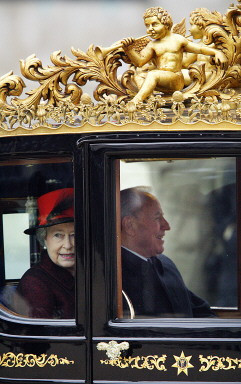 BRITAIN-ITALY-QUEEN-CIAMPI