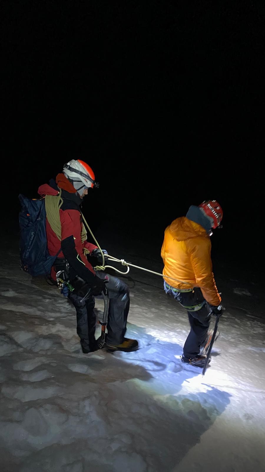 Turista uviazol na Zadnom Ľadovom štíte kvôli nedostatočnému vybaveniu.