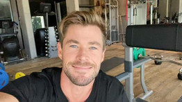 Chris Hemsworth remek formában: így edz félmeztelenül a Föld egyik legszexibb színésze – videó 
