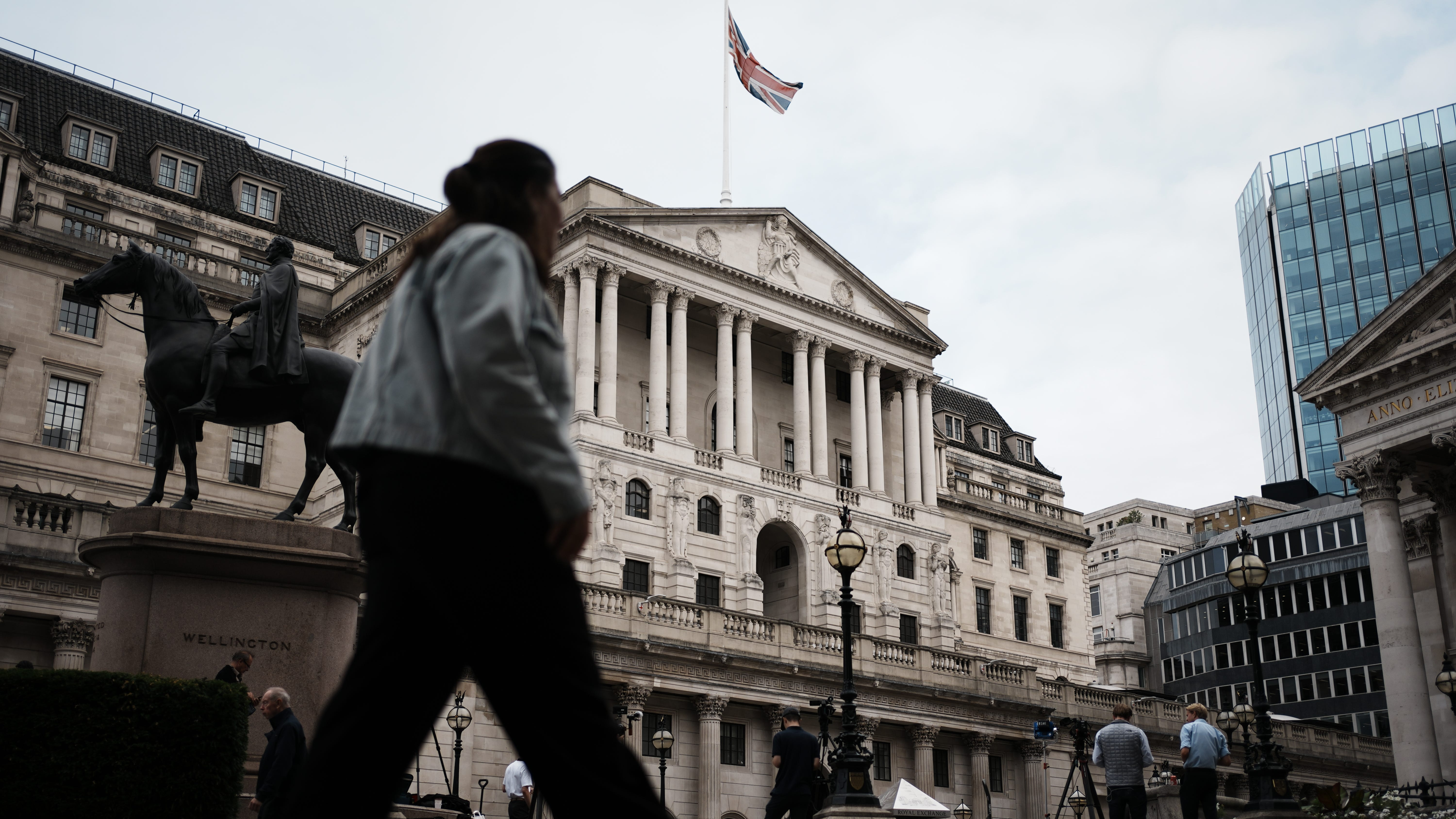 Bank of England warns US stocks approach dot-com bubble levels
