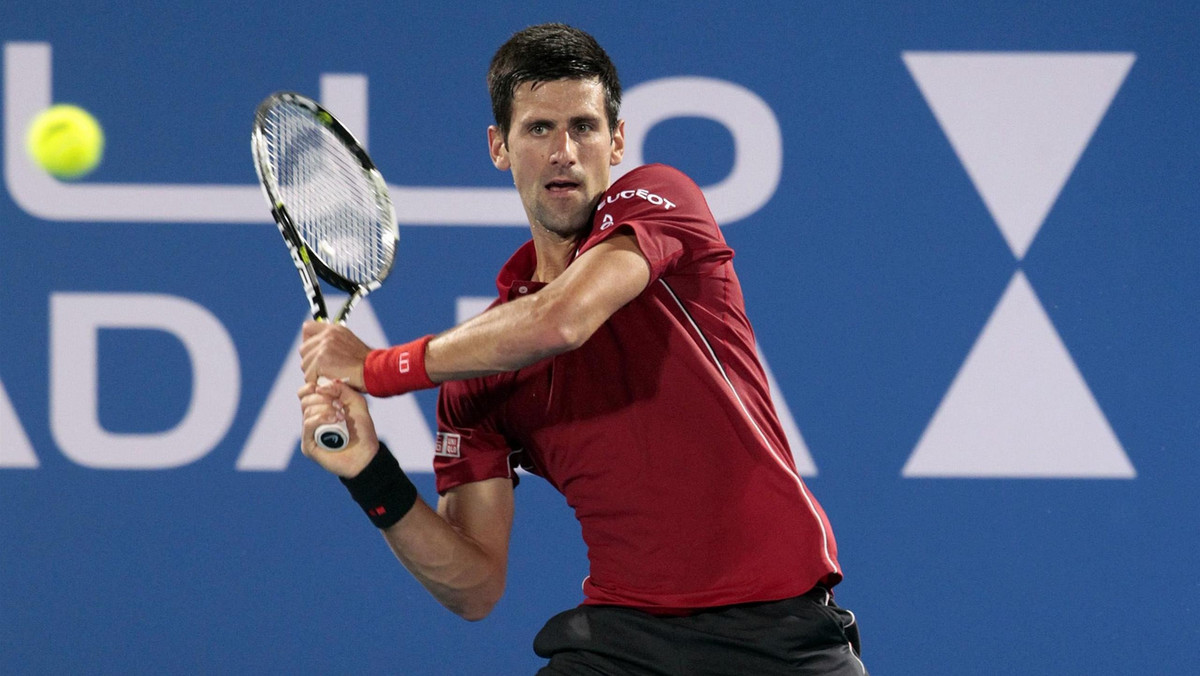 Lider rankingu ATP Novak Djoković potrzebował zaledwie 57 minut, aby pokonać w półfinale turnieju pokazowego w Abu Dhabi Stanislasa Wawrinkę 6:1, 6:2. W finale Serb zmierzy się z Andym Murrayem.