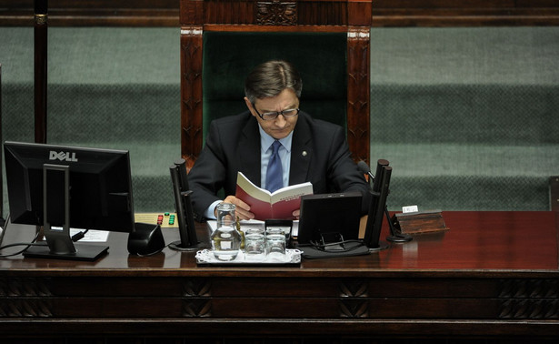 Marszałek Kuchciński wlepia kary finansowe posłom opozycji. "Za nieważne pytanie"