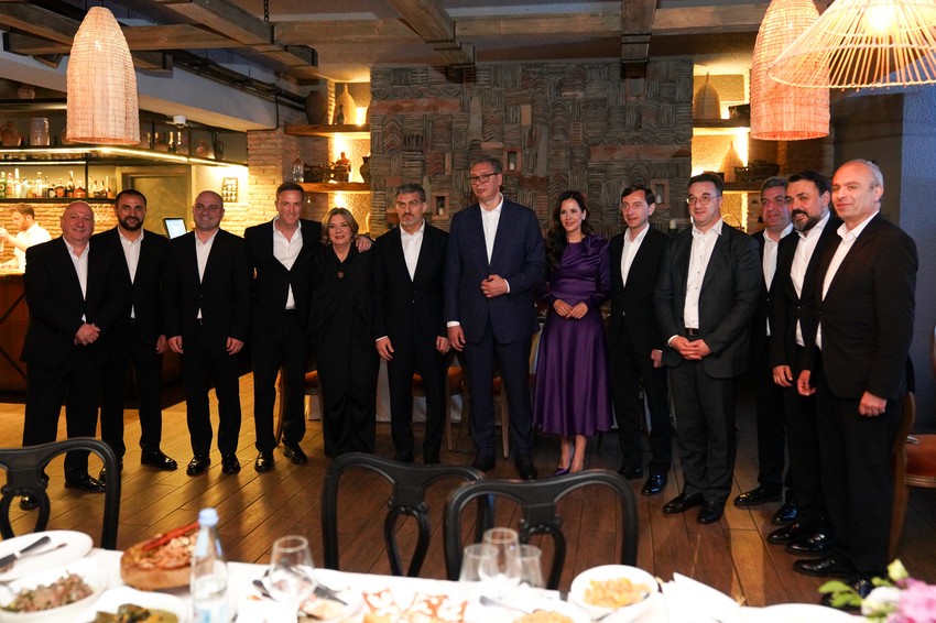 Aleksandar Vučić sa suprugom Tamarom u poseti manastiru Sveti Đorđe 