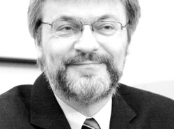 Politycy wypaczają logikę historii