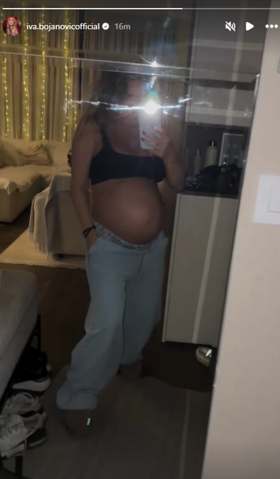 Iva Bojanović sa trudničkim stomakom 