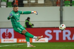 Kacper Rosa zrobił wszystko, by Legia nie przegrała w Lublinie. Sabotaż bramkarza Motoru