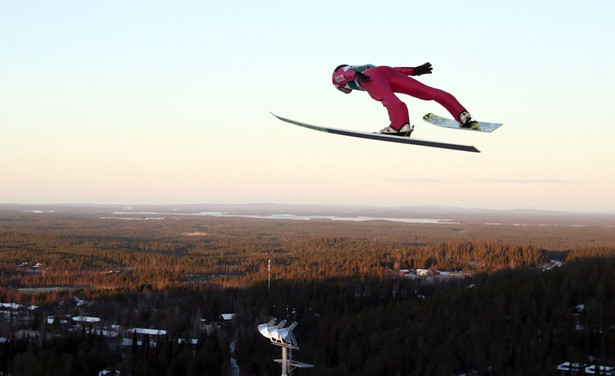 Stoch drugi, a Żyła trzeci w konkursie Pucharu Świata w skokach narciarskich w Kuusamo