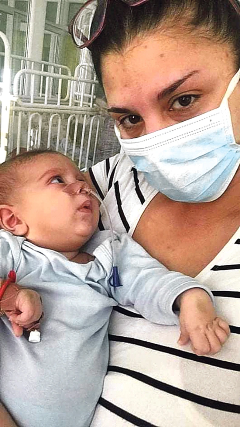 Pluća mu se ne razvijaju, šaka mu je zgrčena, ako uskoro ne dobije lekove, biće na aparatima