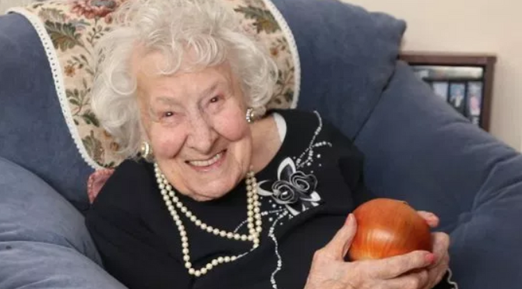 Daisy Bastin idén ünnepelte 111- születésnapját.