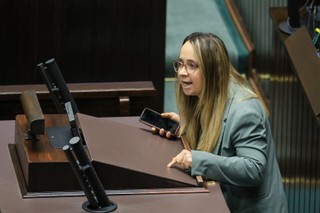 Ministrowie wydają nawet 102 tys. zł na kilometrówkę i wynajem auta. Zawisza: Premier miał to uregulować