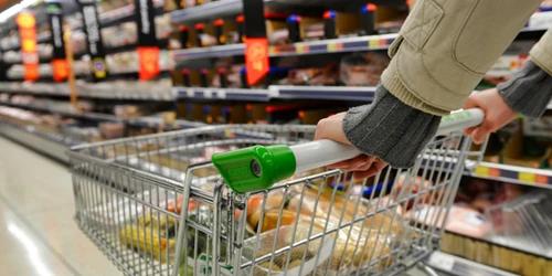 Gazetki ofertowe – jak z nich korzystać, by robić zakupy szybciej i taniej