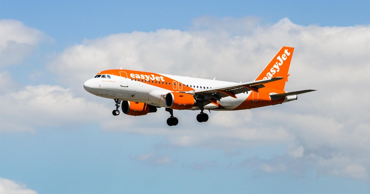 Samolot wylądował, ale przez godzinę nie wypuszczano pasażerów. Nagle wrócili na lotnisko startowe!