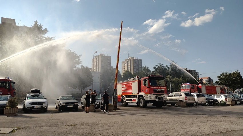 Kolege su herojima sa Evije, mlazevima napravile trijumfalni luk