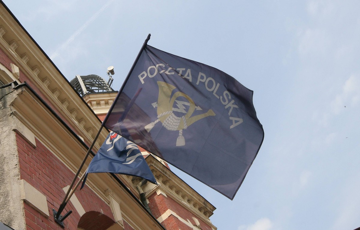 W przededniu formalnej liberalizacji rynku, Poczta Polska skutecznie rywalizuje z innymi operatorami o kolejne zamówienia.