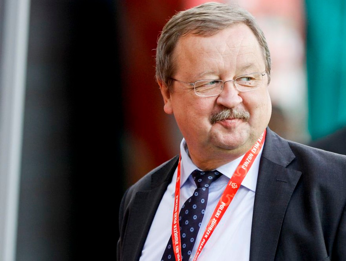 Pijany notabl z PZPN? Żenujące tłumaczenia Kręciny