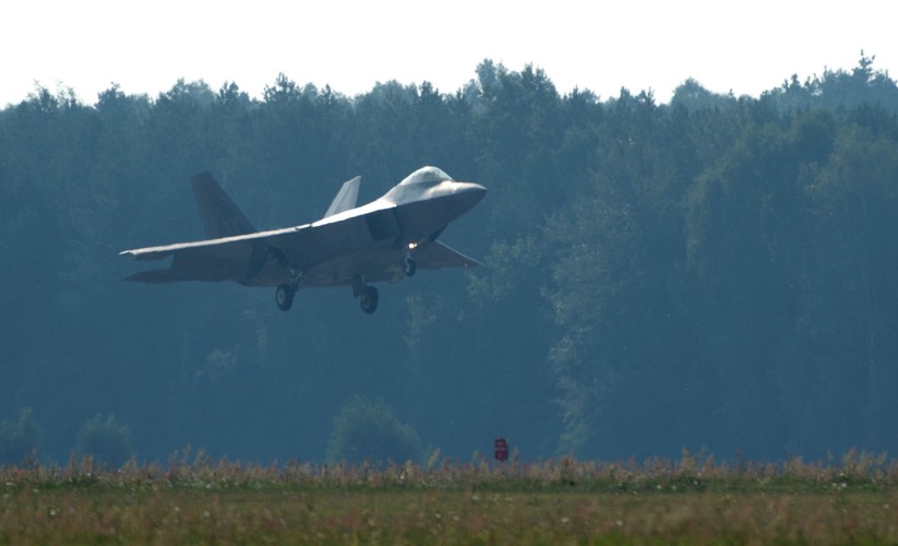 Nowy komponent rotacyjny  Sił Powietrznych Stanów Zjednoczonych składa się z ok. 370 żołnierzy.<br><br>
(ukit) PAP/Grzegorz Michałowski