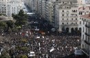 Katastrofa kolejowa i protesty. Dziesiątki tysięcy ludzi na ulicach Aten