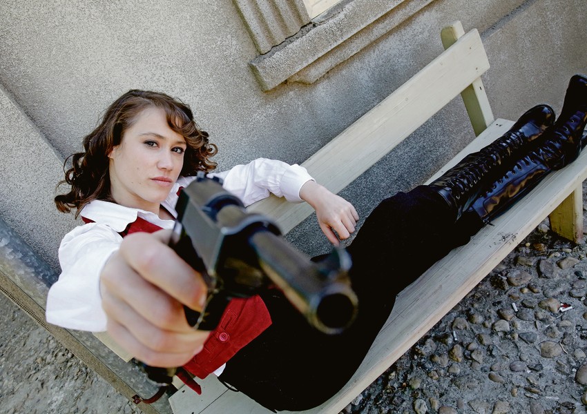 Jana Stojanovska u "Senkama nad Balkanom" glumi Jovanu, lik zasnovan na životu atentatorke Marije Buneve