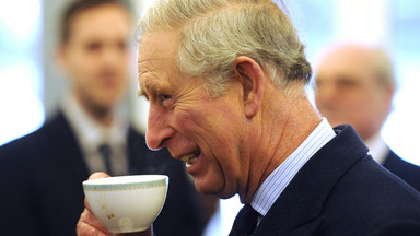 Kamerdyner Karola III zdradza, jak mieszać herbatę. Całe życie robiłeś to źle