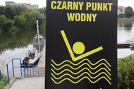 Tablica informująca o czarnym punkcie wodnym