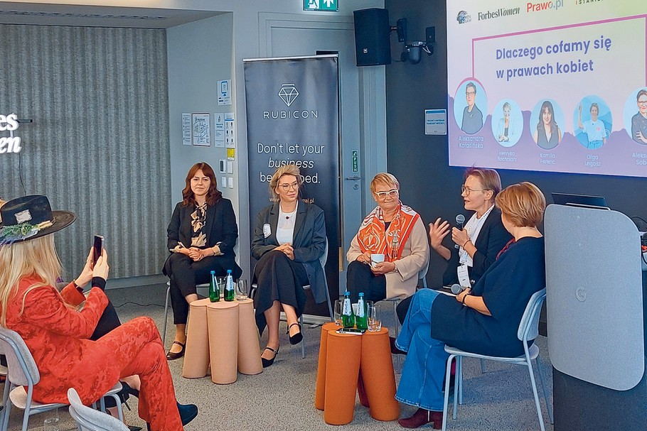 W panelu moderowanym przez Aleksandrę Karasińską („Forbes Women”) dyskutowały (od lewej): Kamila Ferenc (Federa), Olga Legosz (Blue Bees, „Miasto kobiet” TVN Style), Henryka Bochniarz (Konfederacja Lewiatan) oraz Aleksandra Sobczak („Gazeta Wyborcza”, „Wysokie Obcasy”).