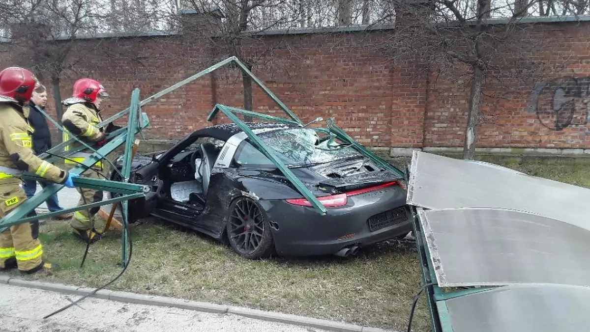 Porsche 911 Targa po kolizji w Łodzi nie wróci na drogi