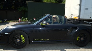 Joanna Liszowska w swoim Porsche