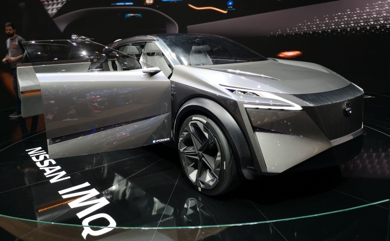 Nissan IMq został wyposażony w 22-calowe alyfelgi z inteligentnymi oponami Bridgestone Connect, które informują kierowcę m.in. o obciążeniu opon, ciśnieniu, temperaturze i głębokości bieżnika