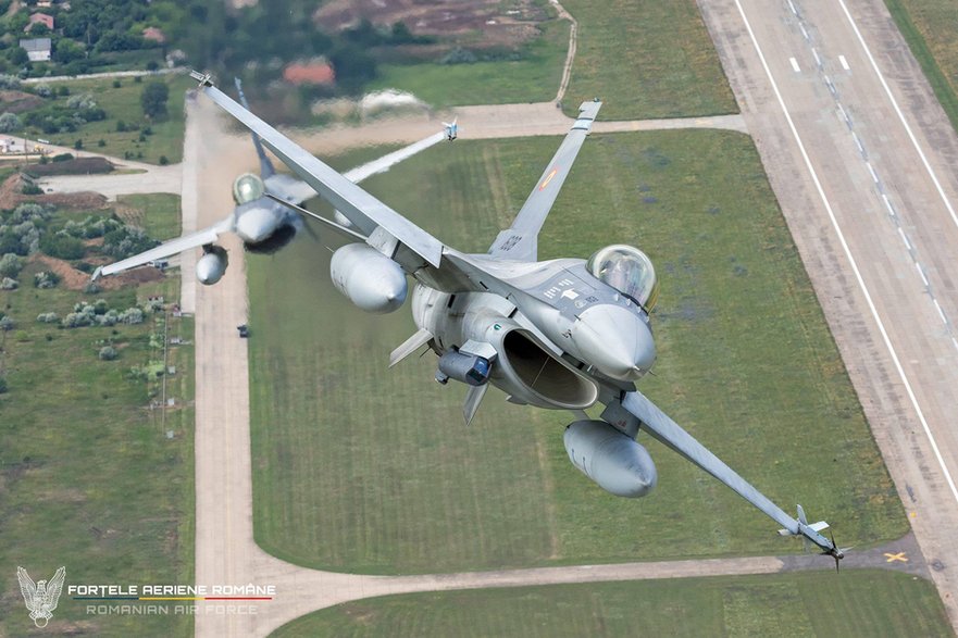 F-16 în culorile Forțelor Aeriene Române.