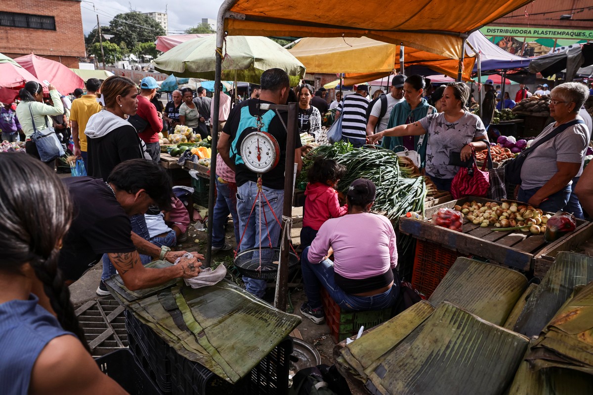 Wenezuela szykuje się na załamanie gospodarcze. "Głód albo masowa migracja"