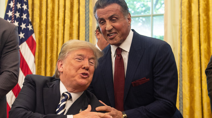 Sylvester Stallone (jobbra) meggyőzte Donald Trump elnököt / Fotó: AFP