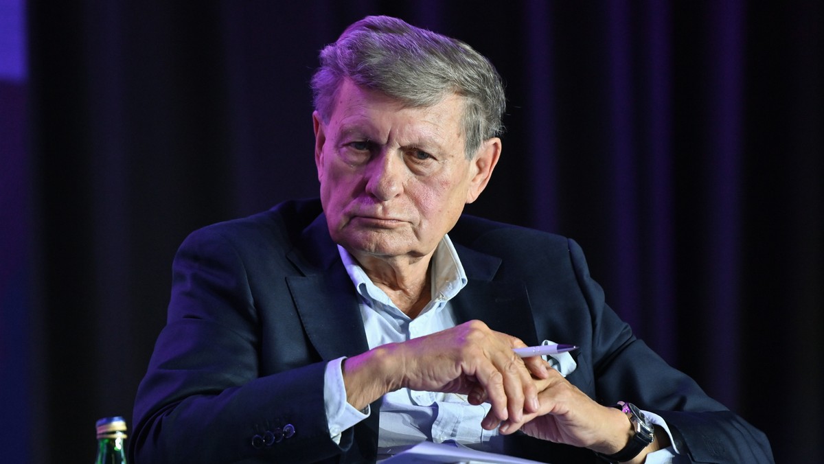 Leszek Balcerowicz komentuje raport Prokuratury Krajowej, podkreślając brak odpowiedzialności polityków [Źródło: Onet]