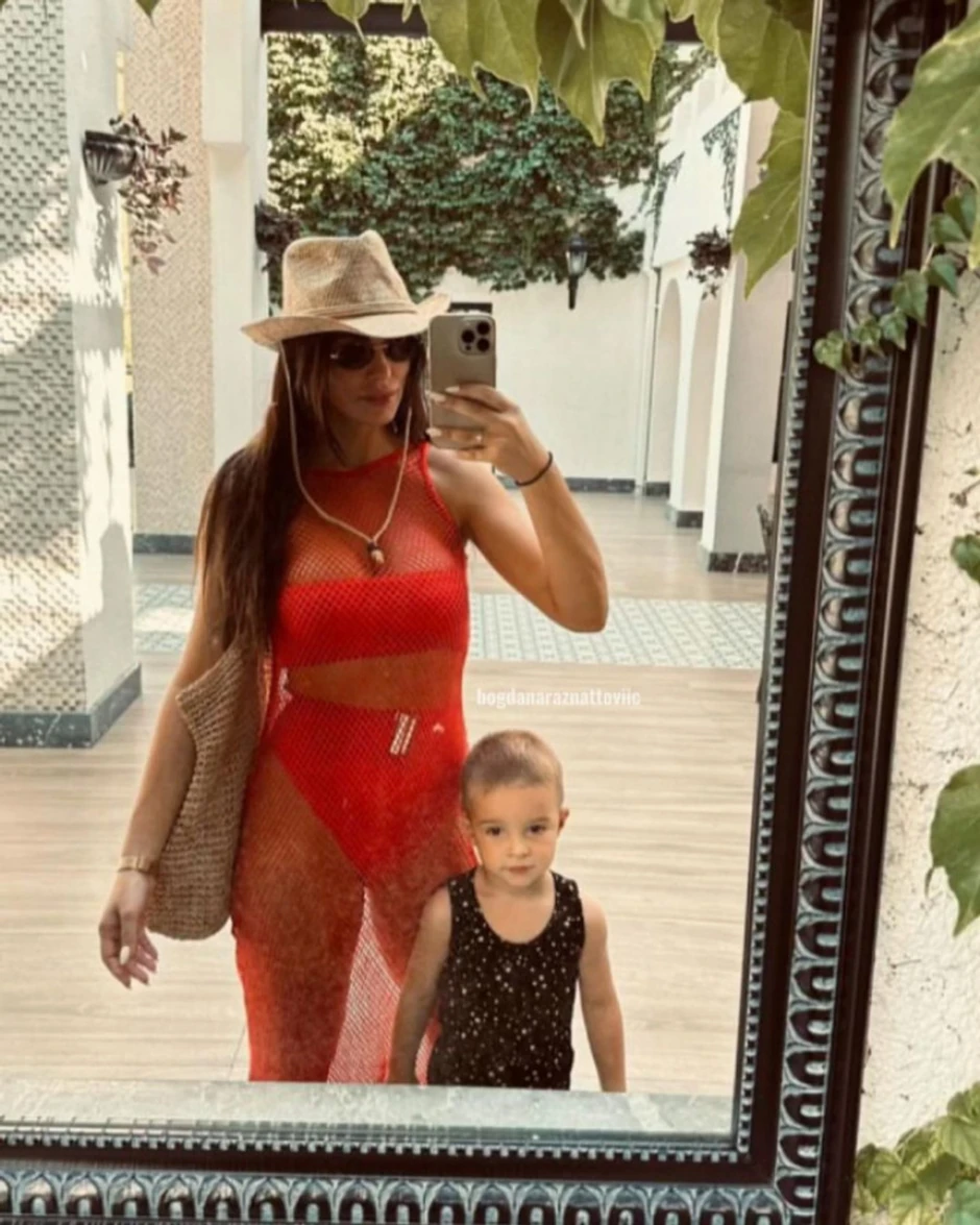 Sestre Rodić sa decom